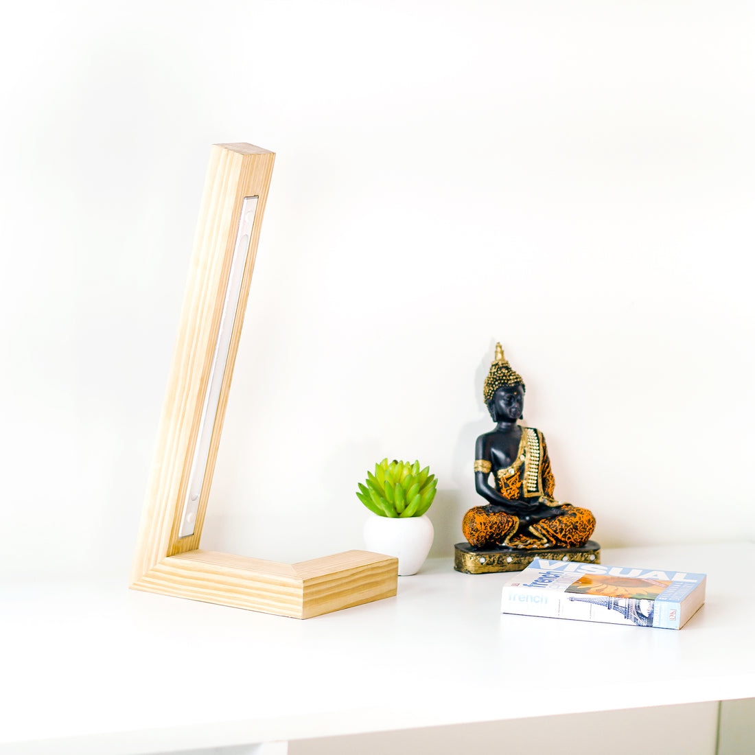 Lunivo – L-Shaped Pine Wood Table Lamp