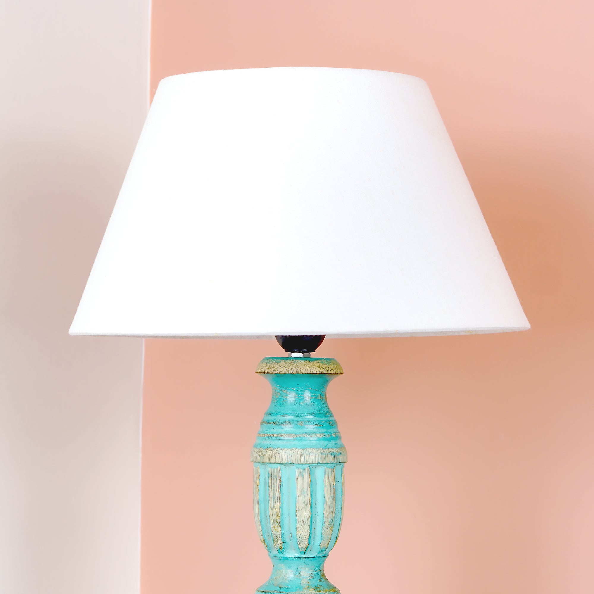Serel – Wooden Table Lamp (Rustic Green, Cotton Shade)